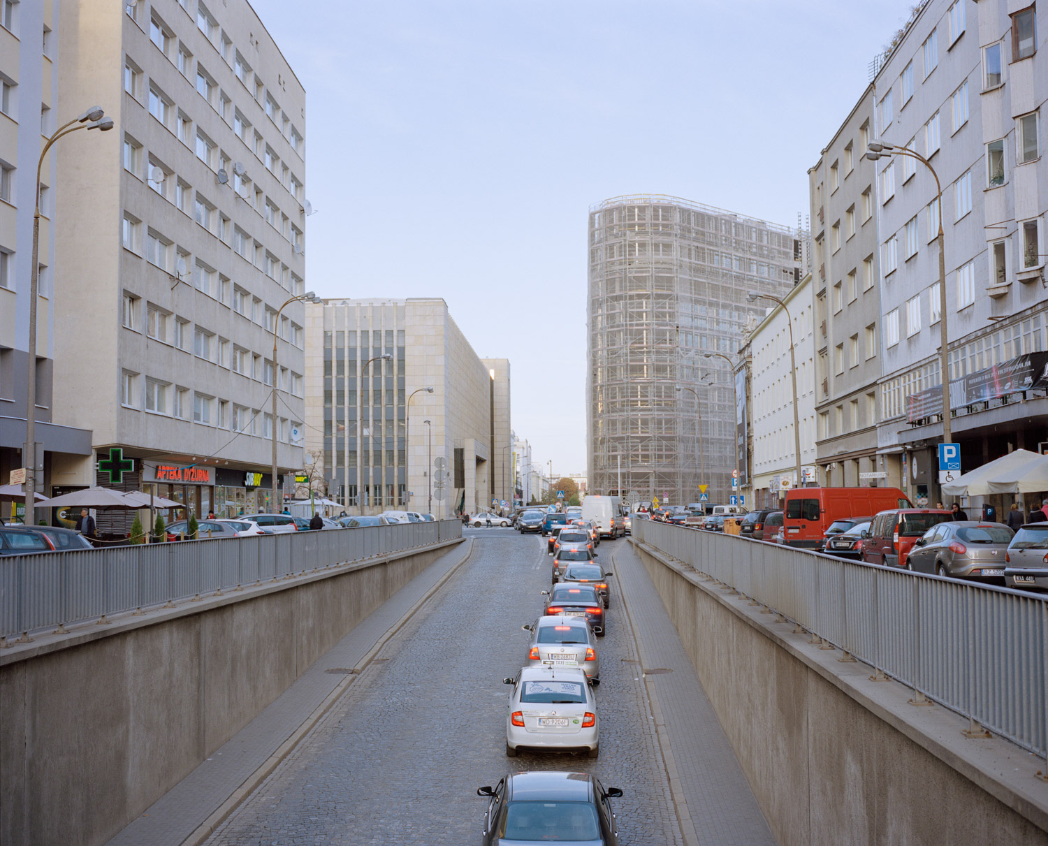 korek samochodów w centrum Warszawy
