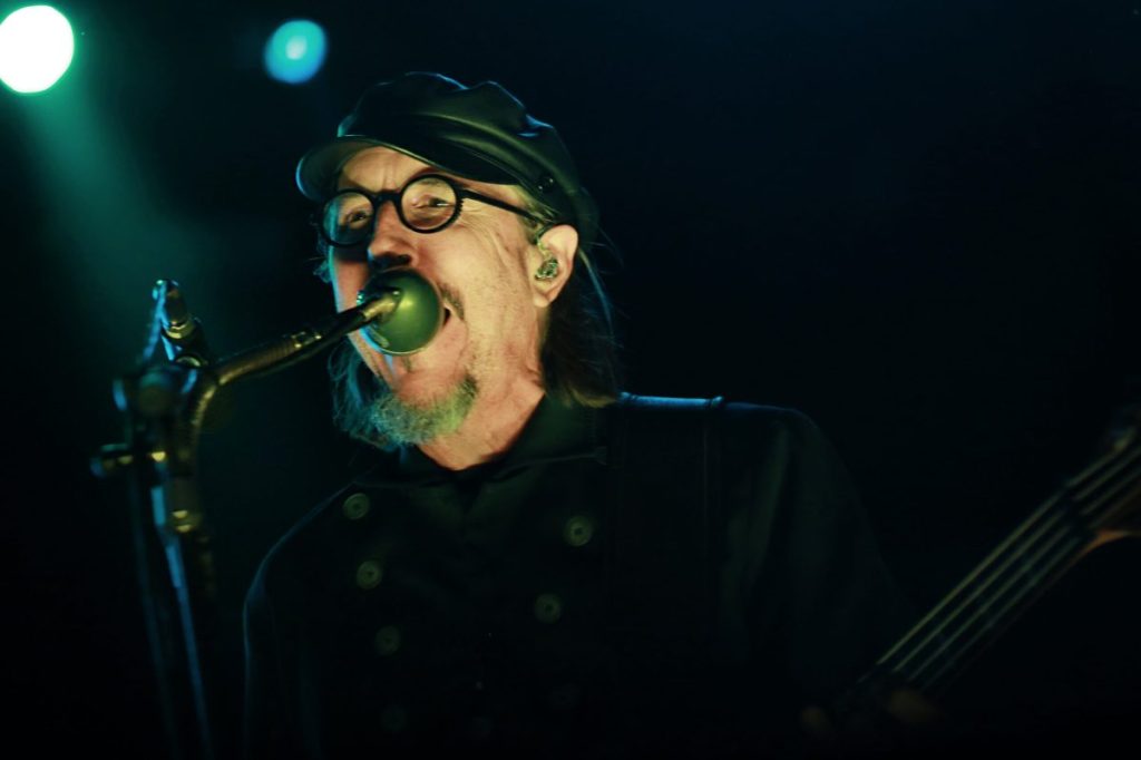 “La línea que une toda la historia de Primus ha sido el no conformarse”: Les Claypool