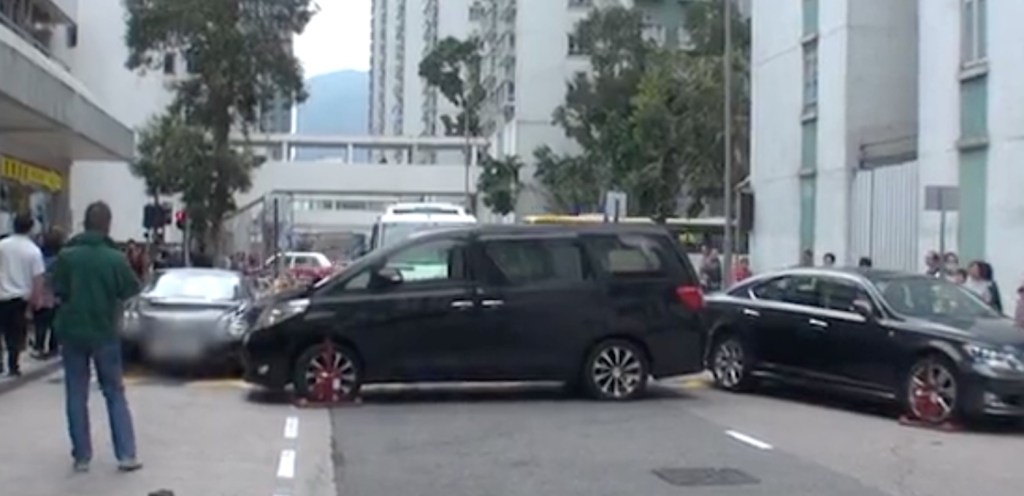 World’s Most Pass-Ag Man Parks Two Cars Across Road to Avenge Parking Fine