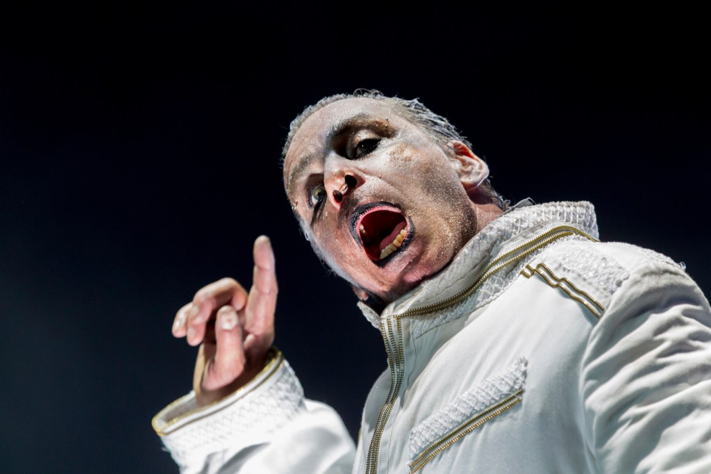 Rammstein w nowym teledysku nawiązuje do Holocaustu i wkurza mnóstwo ludzi