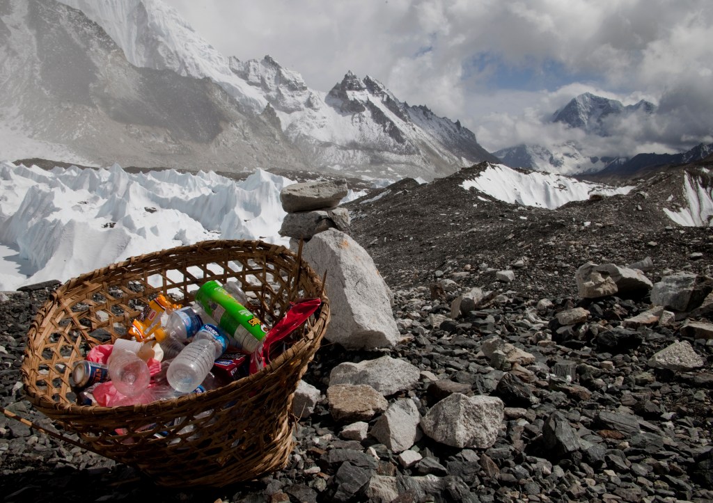 Nepal Wants to Rid Mt. Everest of Dead Bodies and 10,000 Kilograms of Trash