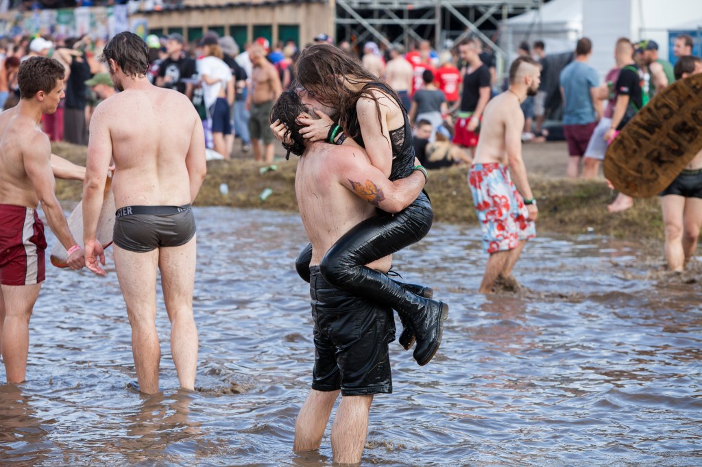 De ce este o idee proastă să faci sex la festivalurile de muzică