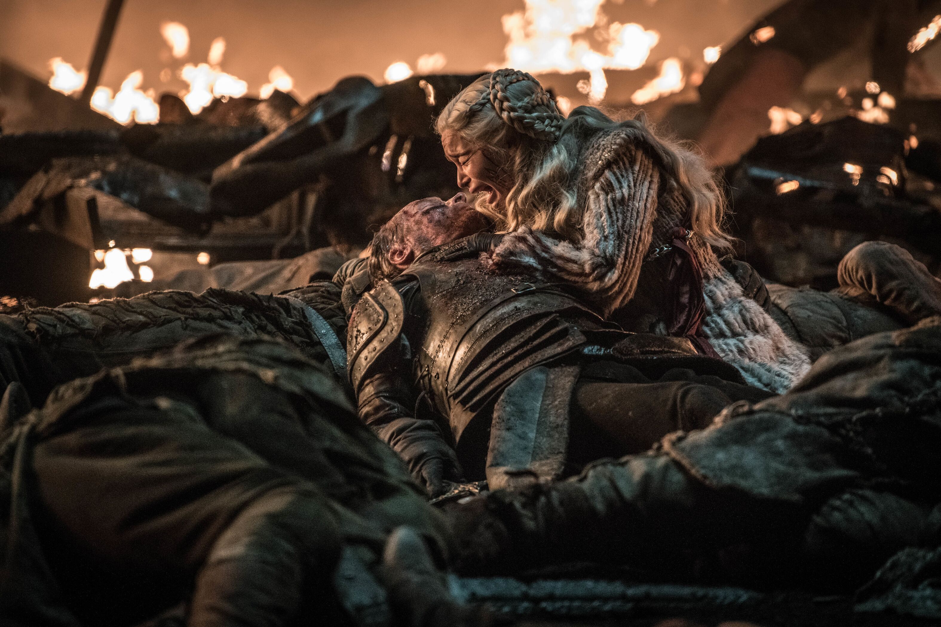 1557148659431-game-of-thrones-s8-e3-jorah-daenerys