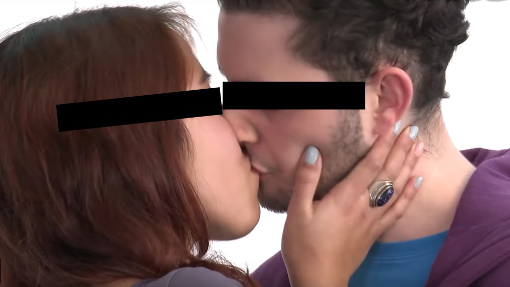 Bad News: Tongue Kissing May Transmit Gonorrhoea