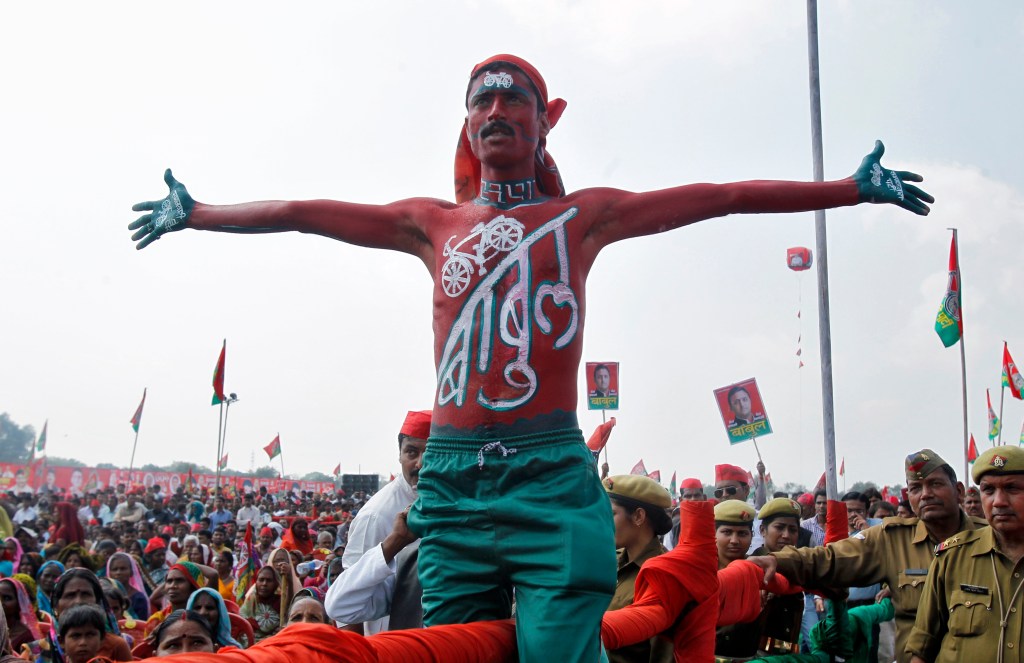 The Secrets Behind How Politicians Get the Masses to Attend Their Rallies