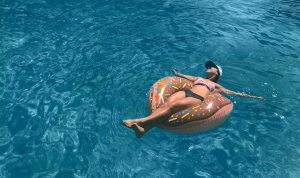 China guy gives girlfriend gift ocean