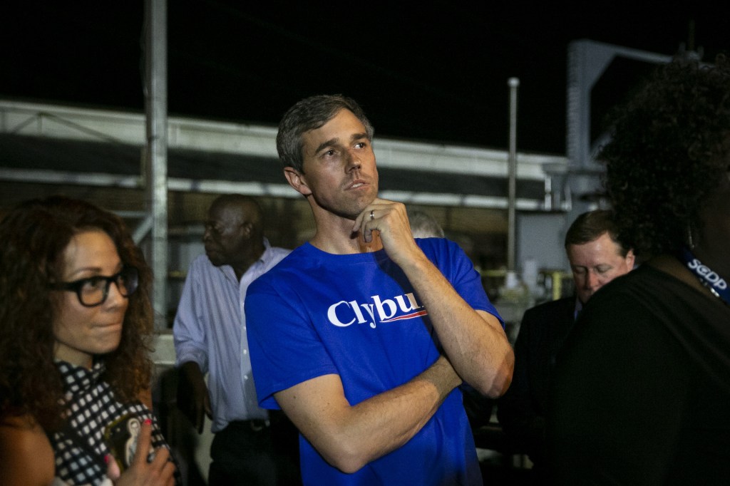 Democrats Have 6 Minutes to Score a Viral Moment Without Seeming Too Thirsty