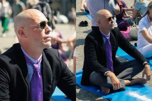 Een yogasnuiver op de Dam