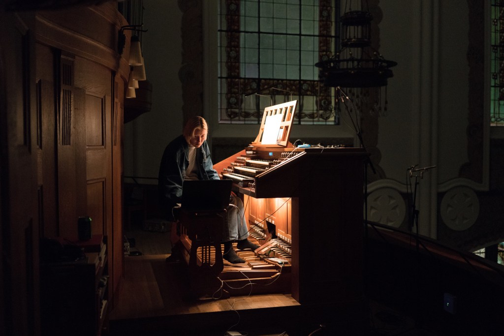 Ellen Arkbro’s Noisey Mix Is Mystifying Music for Deep Listening