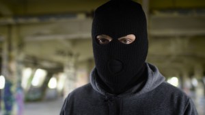 Dieses Antifa-Mitglied macht Jagd auf Neonazis