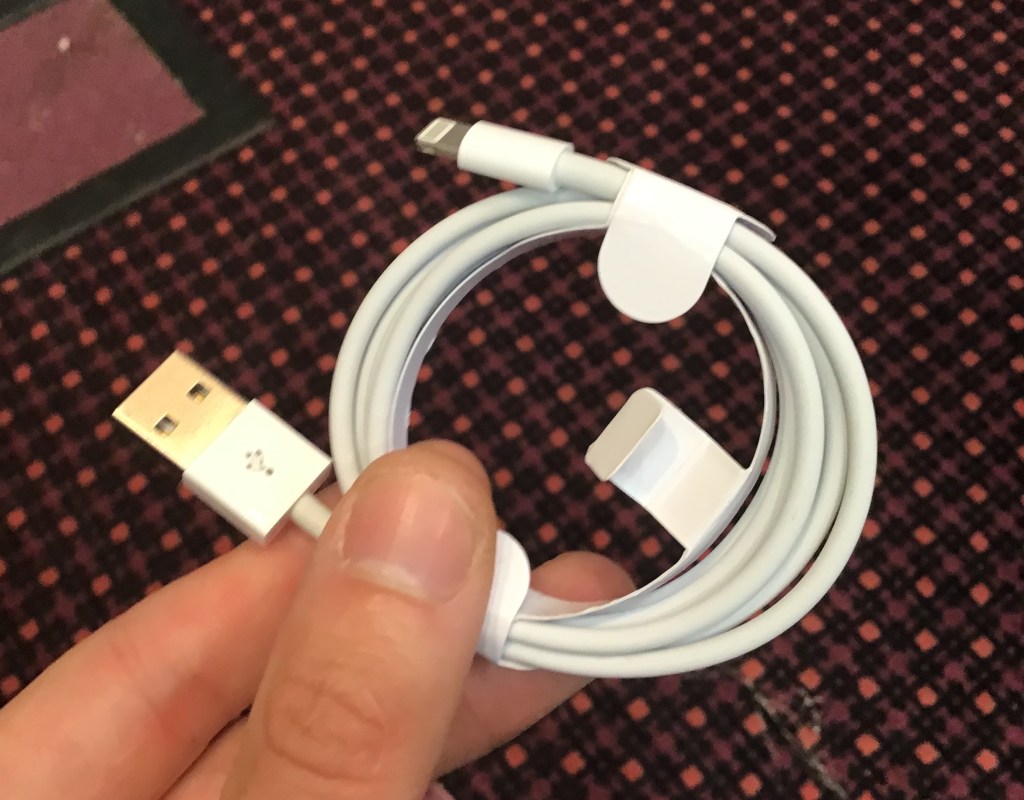 Esses cabos Lightning de iPhone falsos vão sequestrar seu computador