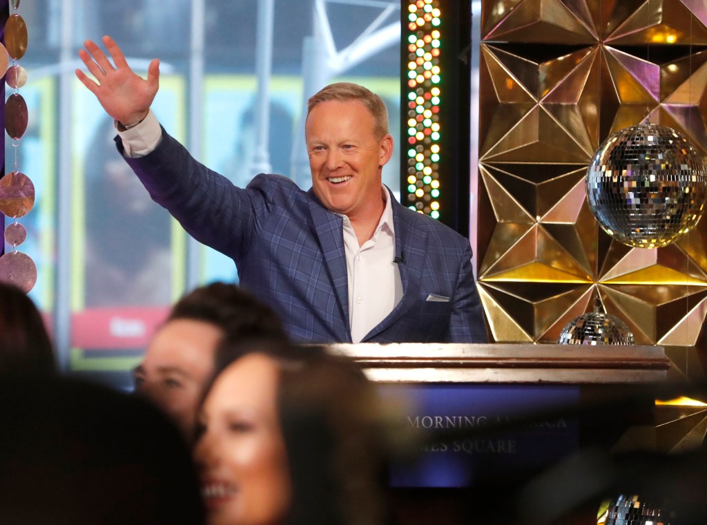 Why Is Failed Professional Liar Sean Spicer on ‘Dancing with the Stars’?