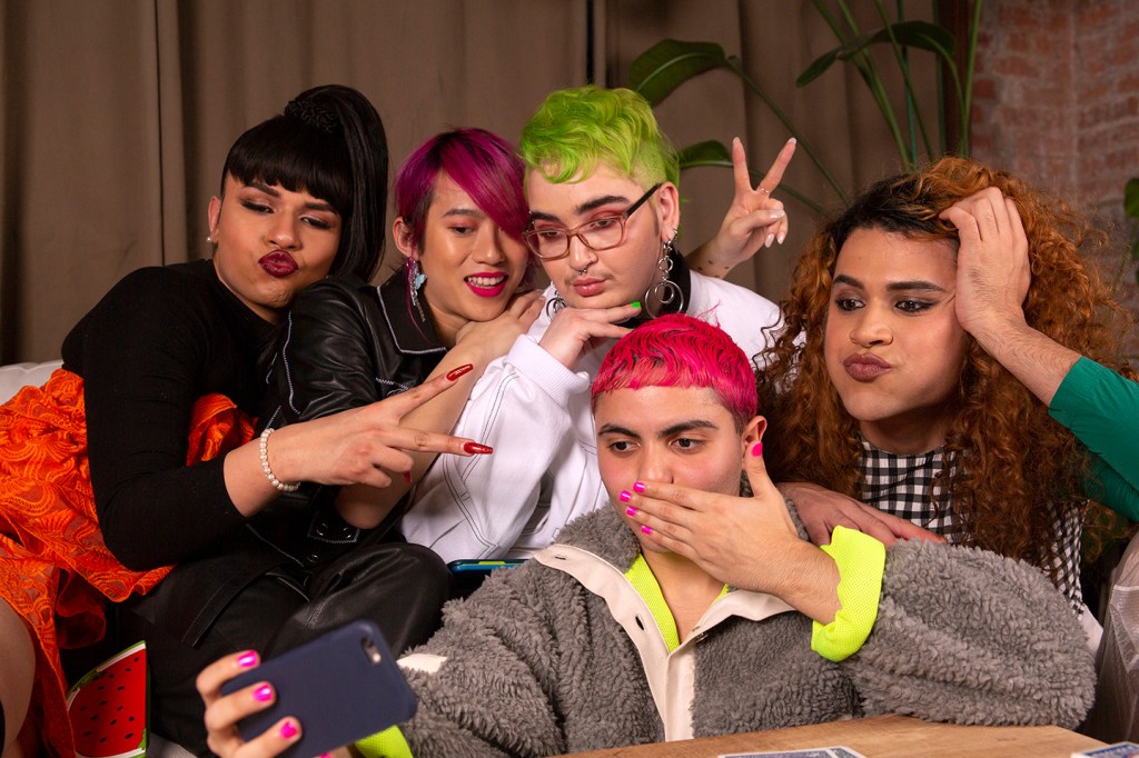 Qual a diferença entre gênero não-binário, genderqueer e gênero não-conformista?