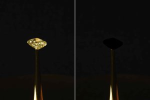 ​Comparison of uncoated diamond compared to diamond coated in carbon nanotube foil. Image: R. Capanna, A. Berlato, and A. Pinato