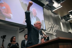 Bernie Sanders speaks to Chicago Teachers Union members on September 24, 2019