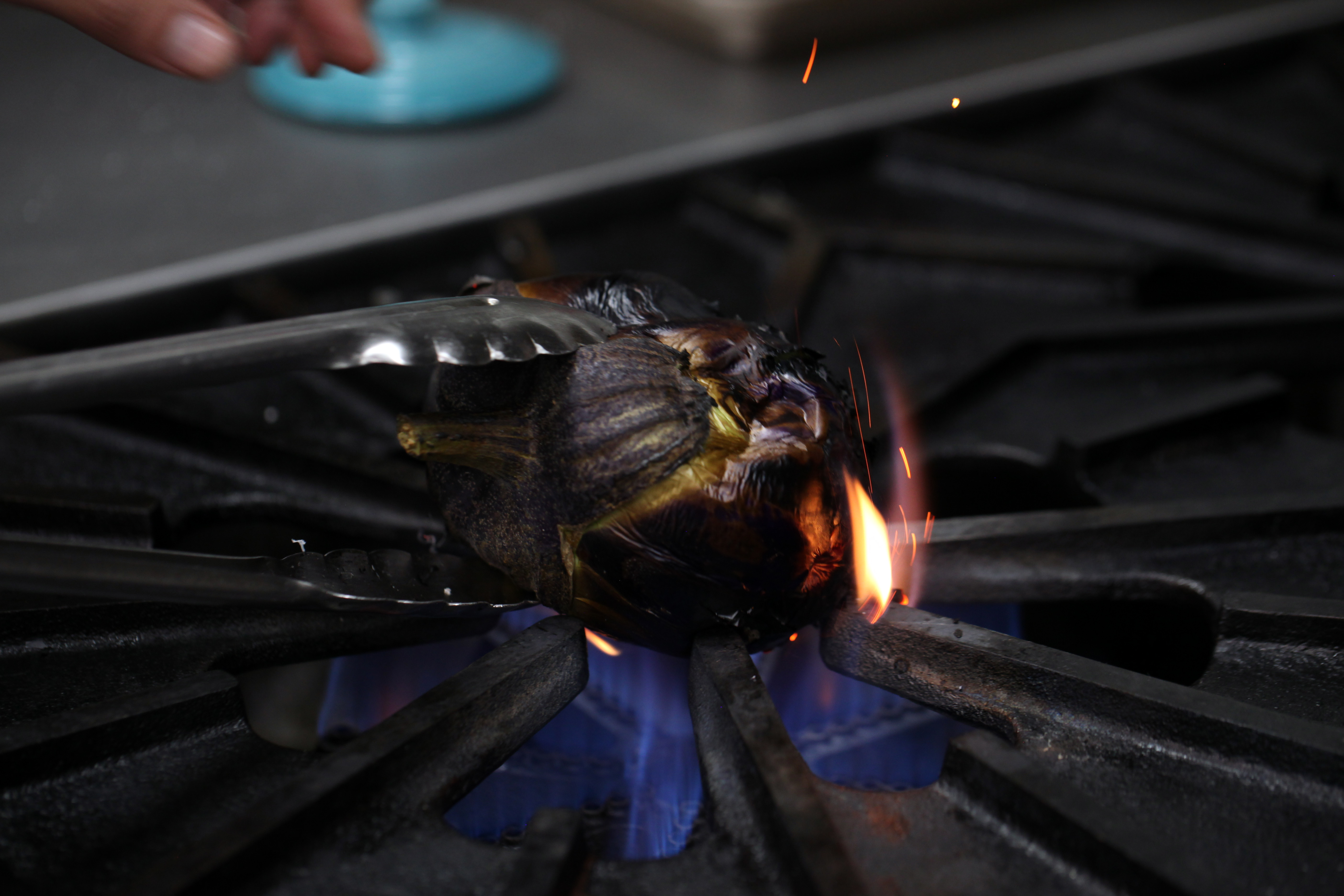 1571781052582-IMG_4227-whole-prosperosa-eggplant-over-open-flame-diego-moya