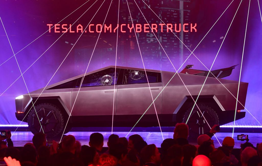 Melihat Desainnya, Mobil Baru Tesla Cybertruck Cocok Buat Berhubungan Intim