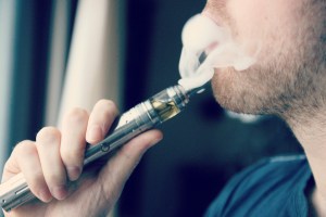 Selebgram Dilarang Promosi Vape dan Senjata di Instagram