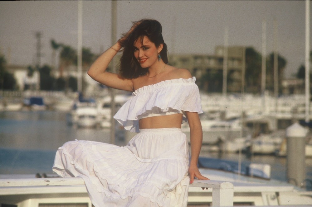 1584561378369-1-Boat-Docks-White-skirt