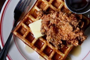 Pollo fritto e waffles