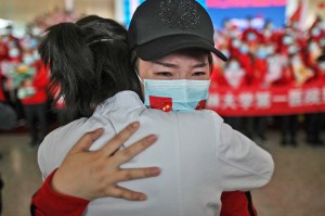 중국 우한시 우한 봉쇄 해제 첫날 모습 코로나19