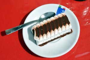 Es Krim Viennetta langka di pasaran diduga terjadi penimbunan alfamart indomaret