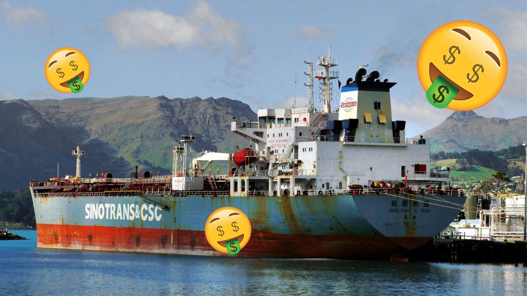 Is het slim om snel veel olie te kopen en in een oude tanker op te slaan?
