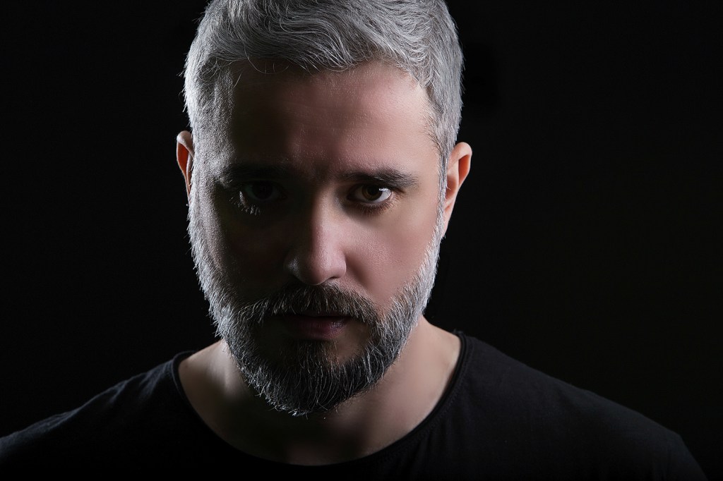 Ακούστε Αποκλειστικά την Trance Διασκευή του Hi Profile σε Μουσική του Μίκη Θεοδωράκη