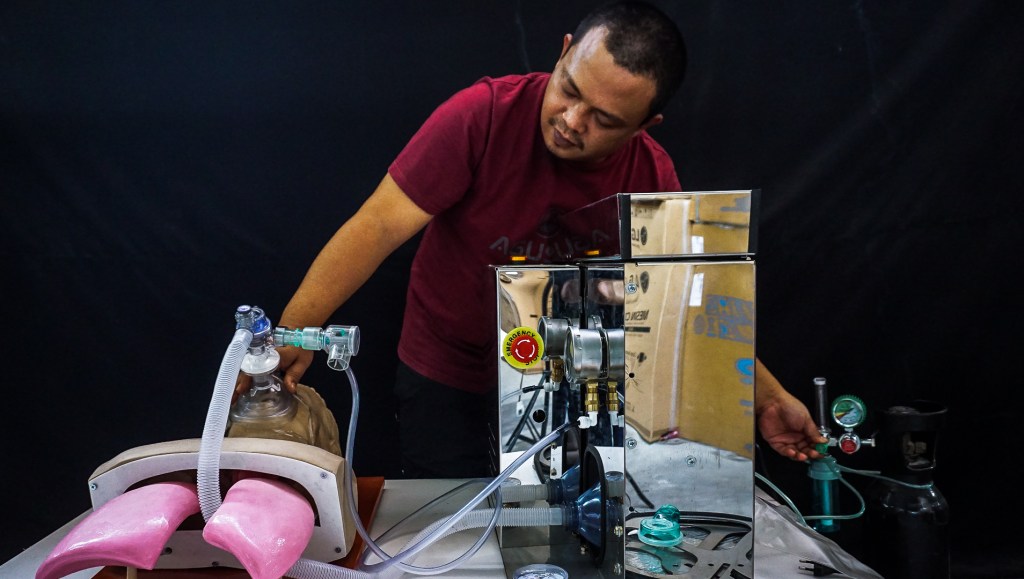 Kisah Pengusaha Laundry di Jakarta Berpacu dengan Waktu Merakit Ventilator Murah