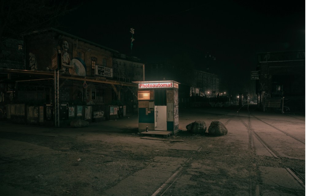 Het Berlijnse nachtleven is in stilte gehuld