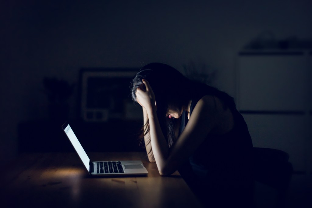 Am devenit o victimă a sclaviei sexuale prin Facebook