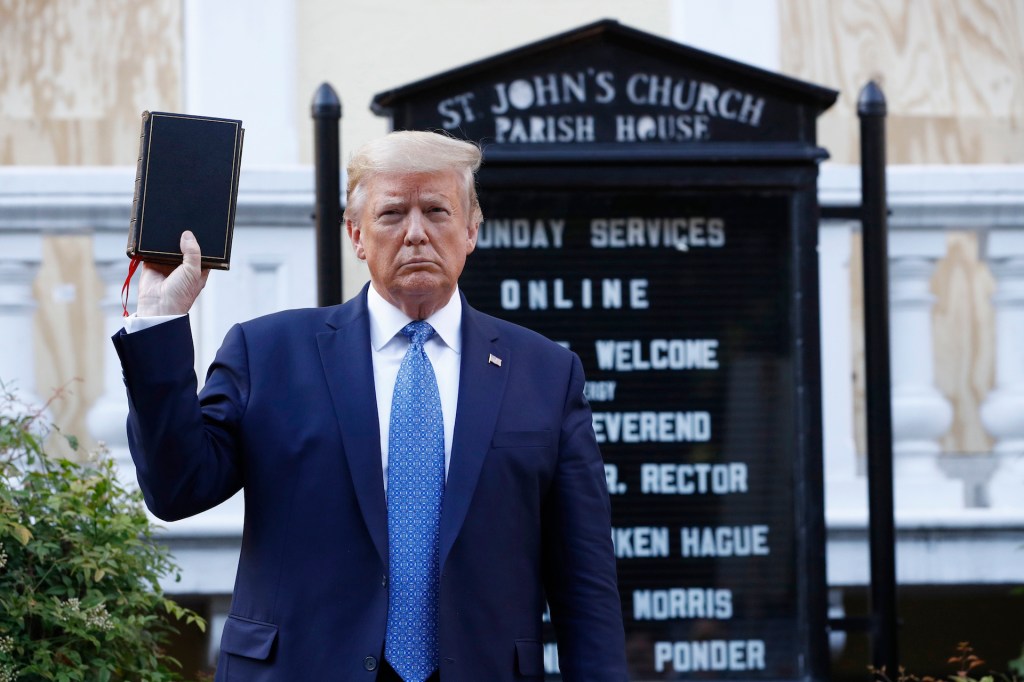 Trump menace de déployer l’armée américaine contre les Américains