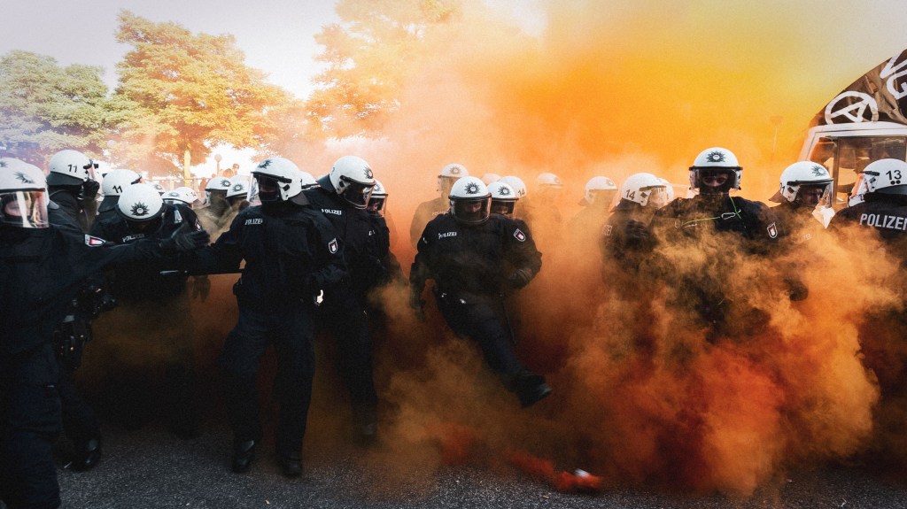 Wie wärs, wenn wir die Polizei einfach abschaffen?