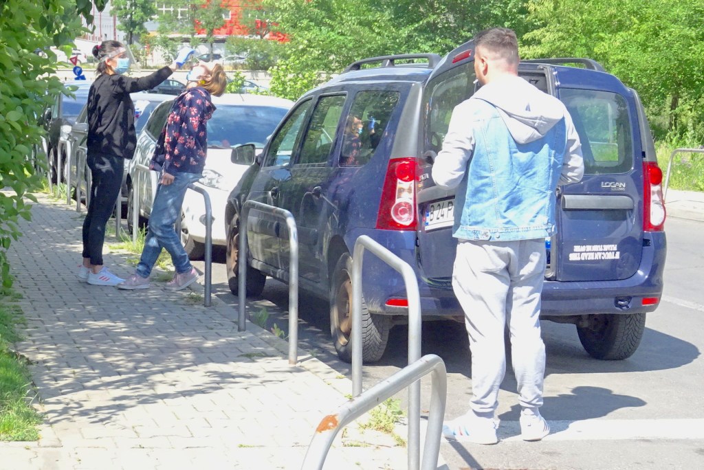 Am fost testată de coronavirus pe bordură în București și mi s-a oferit „o despăgubire”, ca să tac