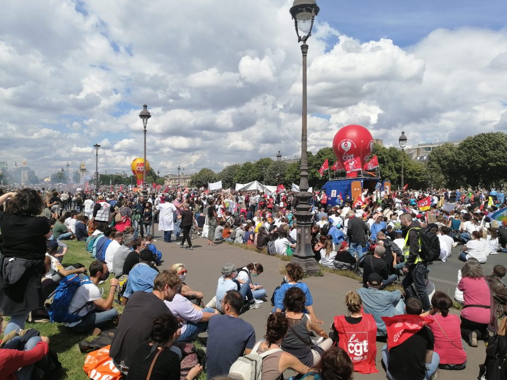 On a discuté avec des soignants qui se sentent déjà oubliés