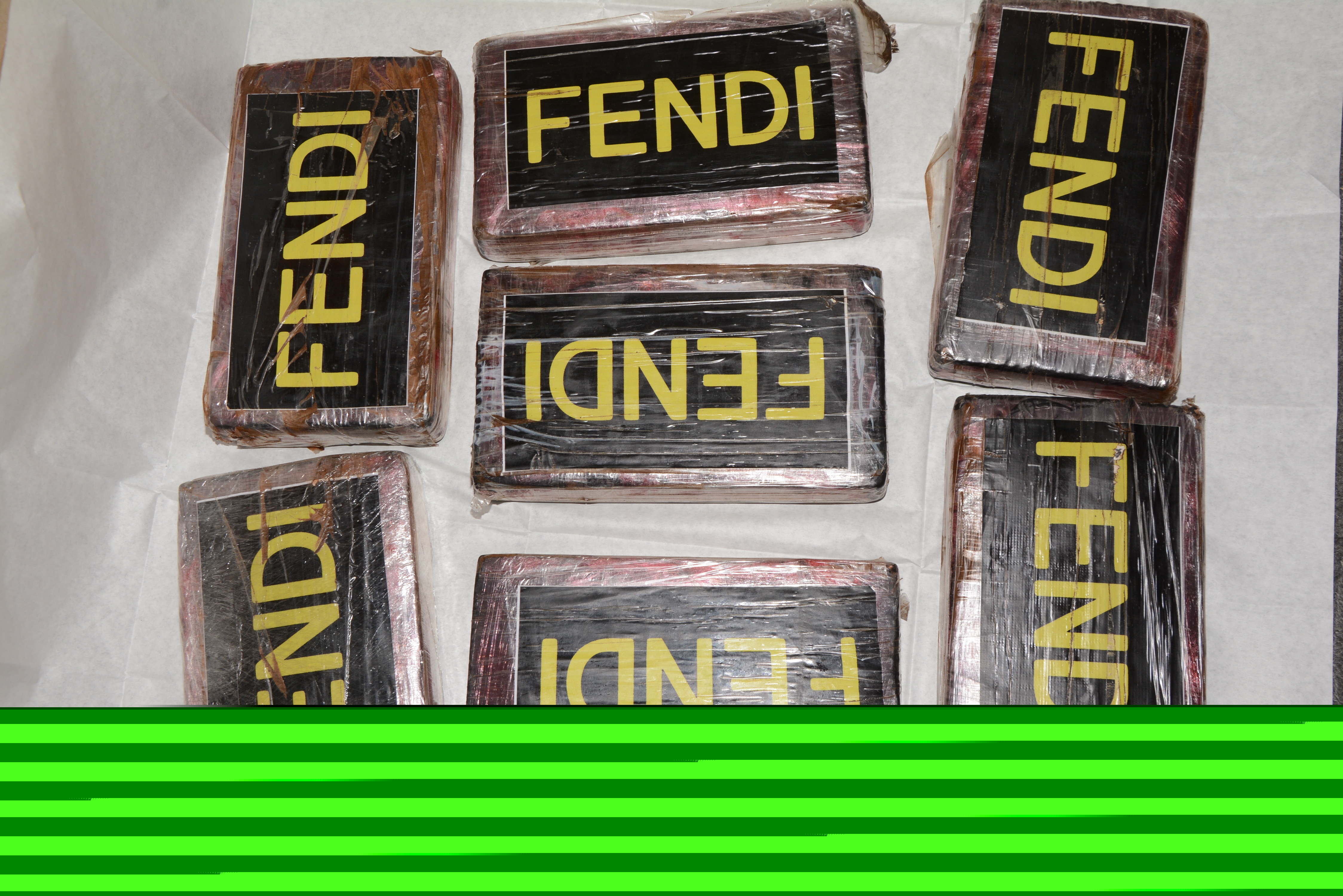 7Kiloblöcke Kokain mit der Aufschrift FENDI