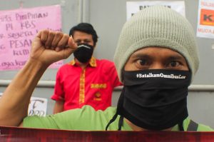 Selain Rugikan Pekerja, Omnibus Law Juga Mengancam Penganut Aliran Kepercayaan