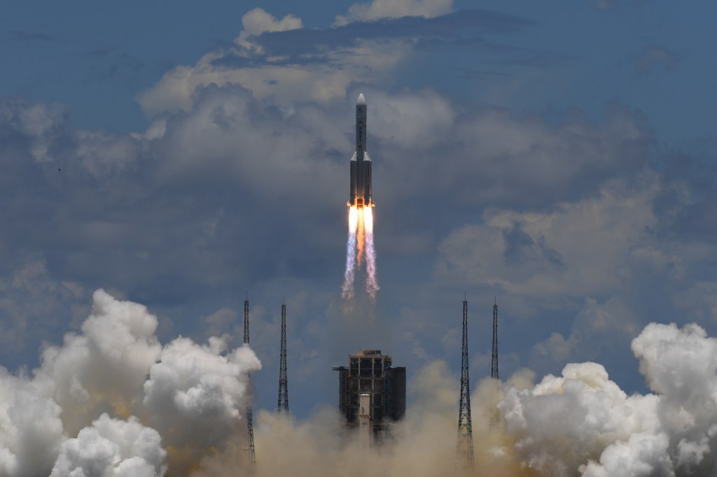 In Challenge to US, China Successfully Launches First Mission to Mars