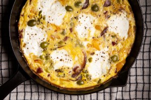 Frittata di olive salame e peperoni