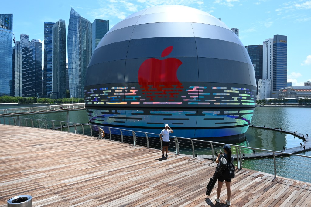 This Floating Orb Is Apple’s Newest Store in Singapore