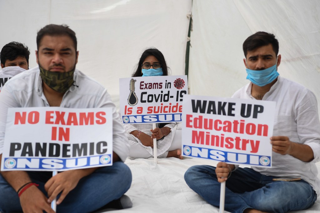 Aspiring Indian Doctors and Engineers Protest Entrance Exams By Spamming PM Modi's YouTube Video