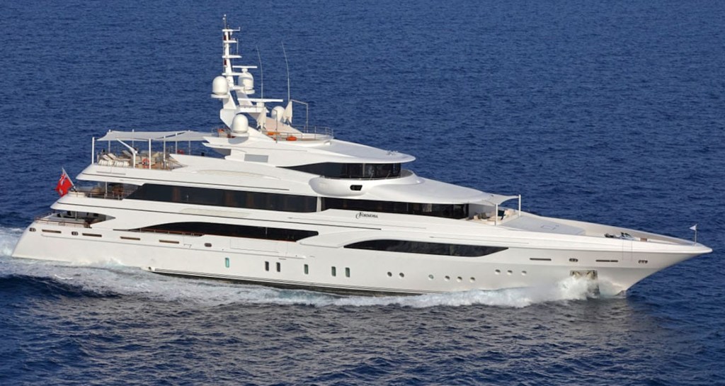 Luxury Yacht Owners Made to Pay $100K After Anchor Drop Ruins 431 Coral Colonies
