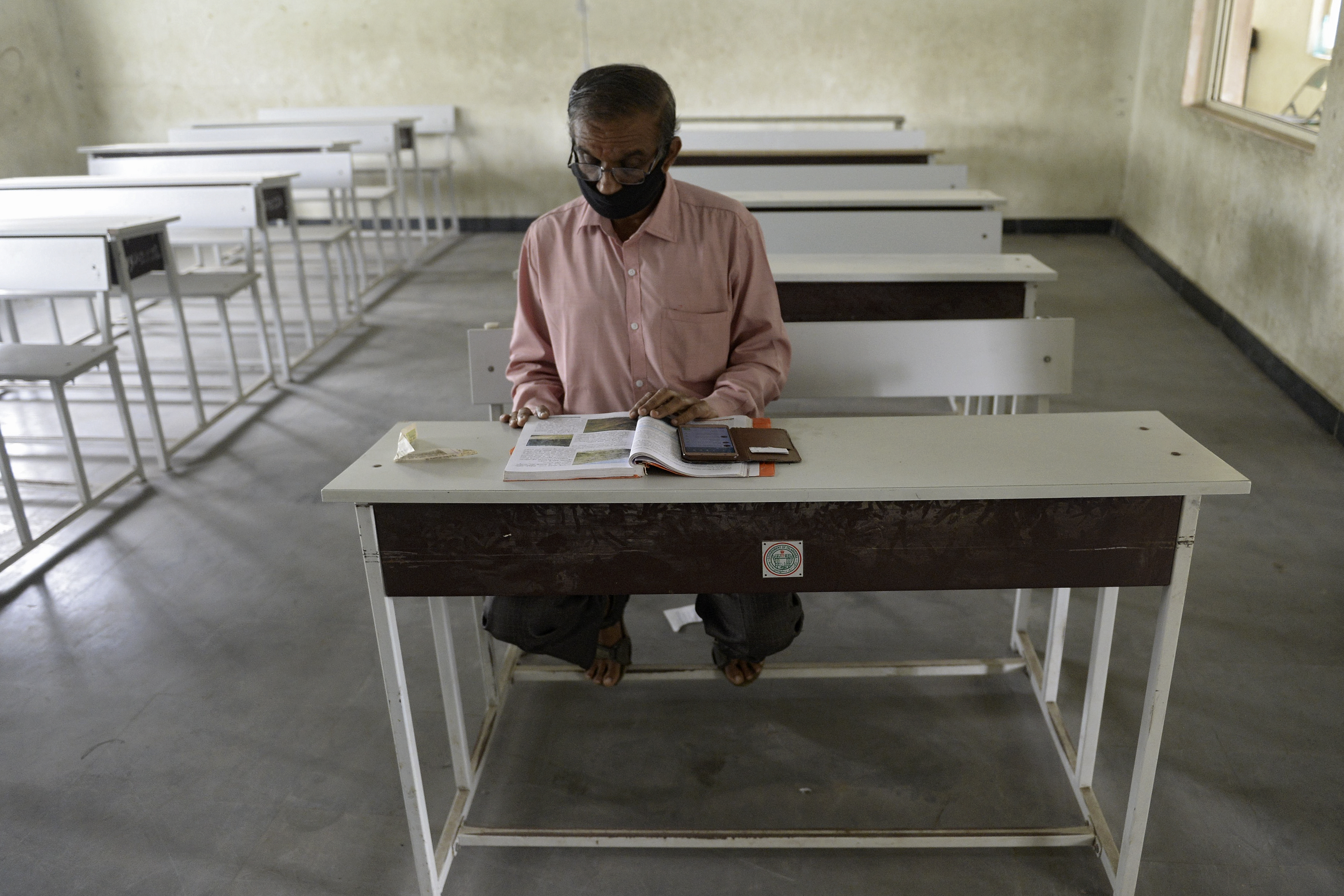 India schools reopen covid-19 surge.jpg