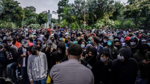 Ribuan buruh mahasiswa unjuk rasa menolak UU Cipta Kerja di Jakarta, Bandung Tangerang, Surabaya, Lampung, Semarang
