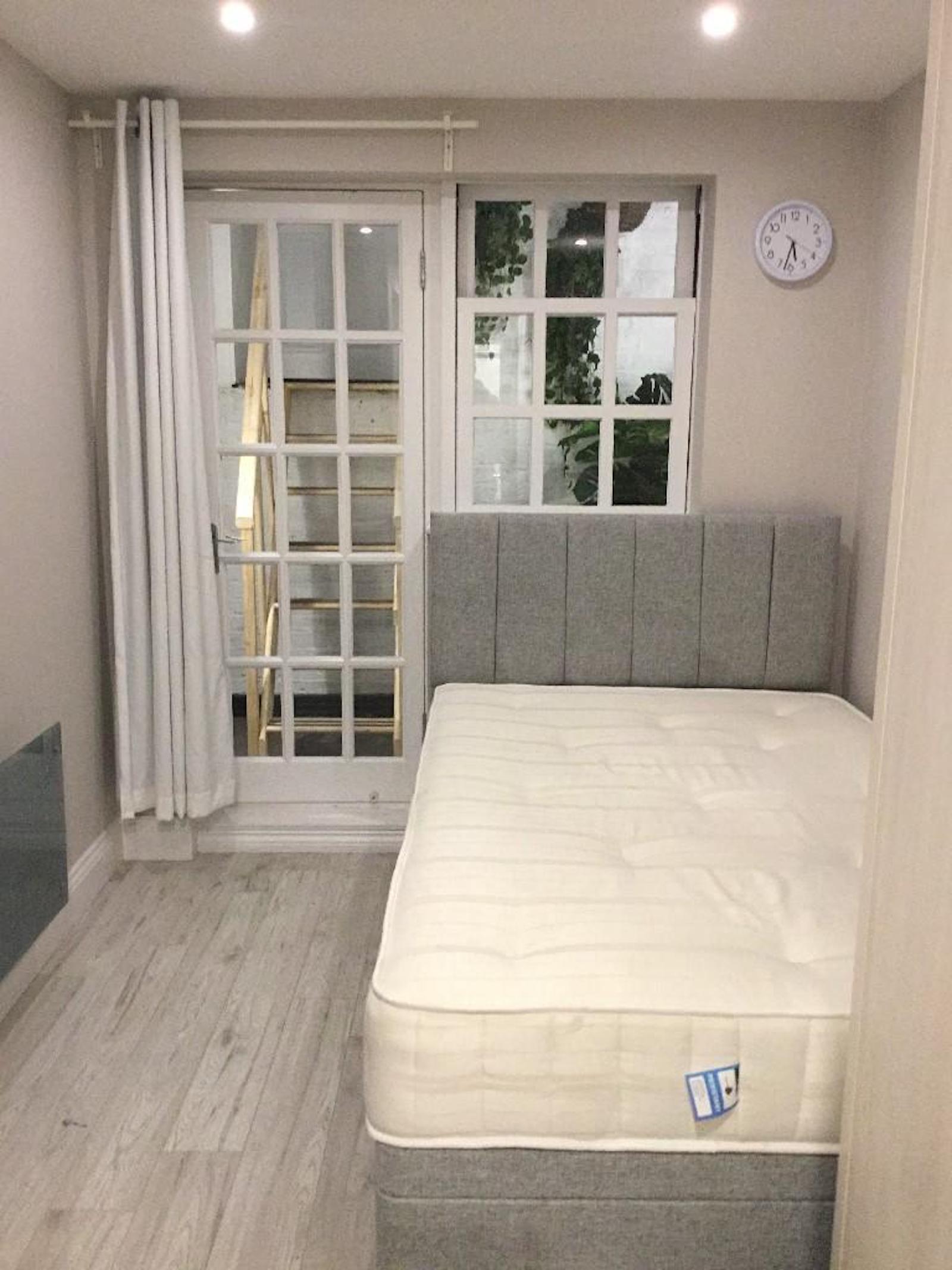 One bed studio flat in Paddington London