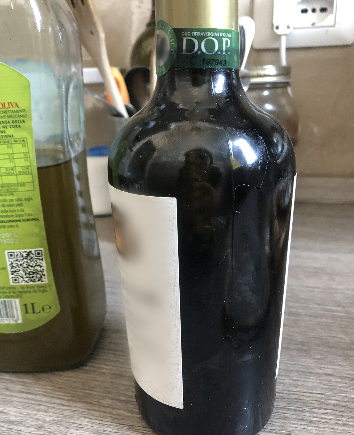 Bottiglie-scure-olio-doliva