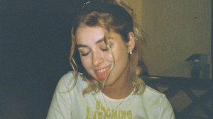 tineri si melodii din anii 90, ce muzica asculta tinerii