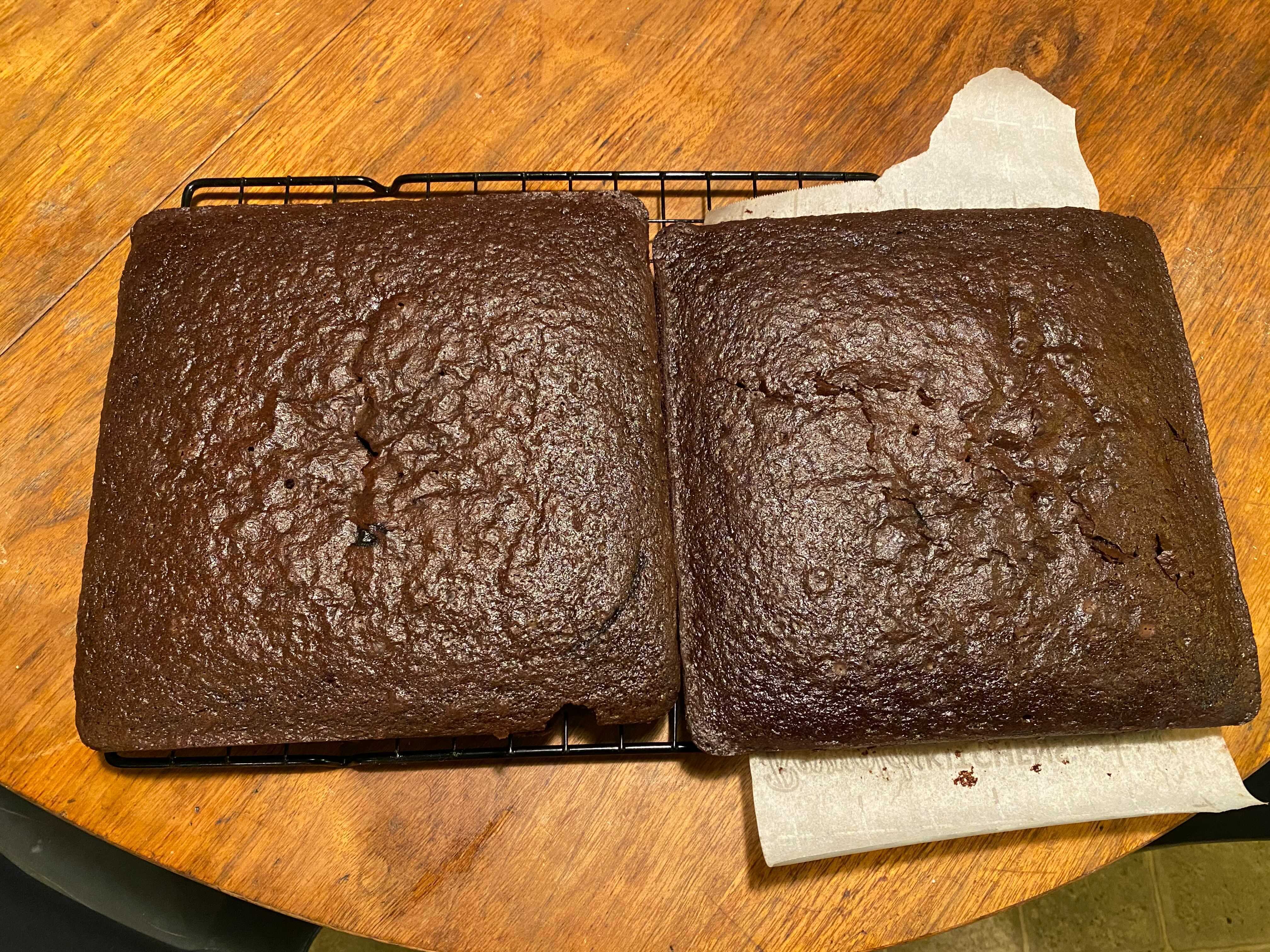 the two cakes