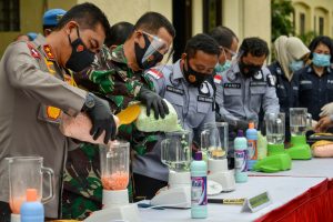 Warga Labuhanbatu Sumatra Utara gerebek tiga polisi pakai narkoba