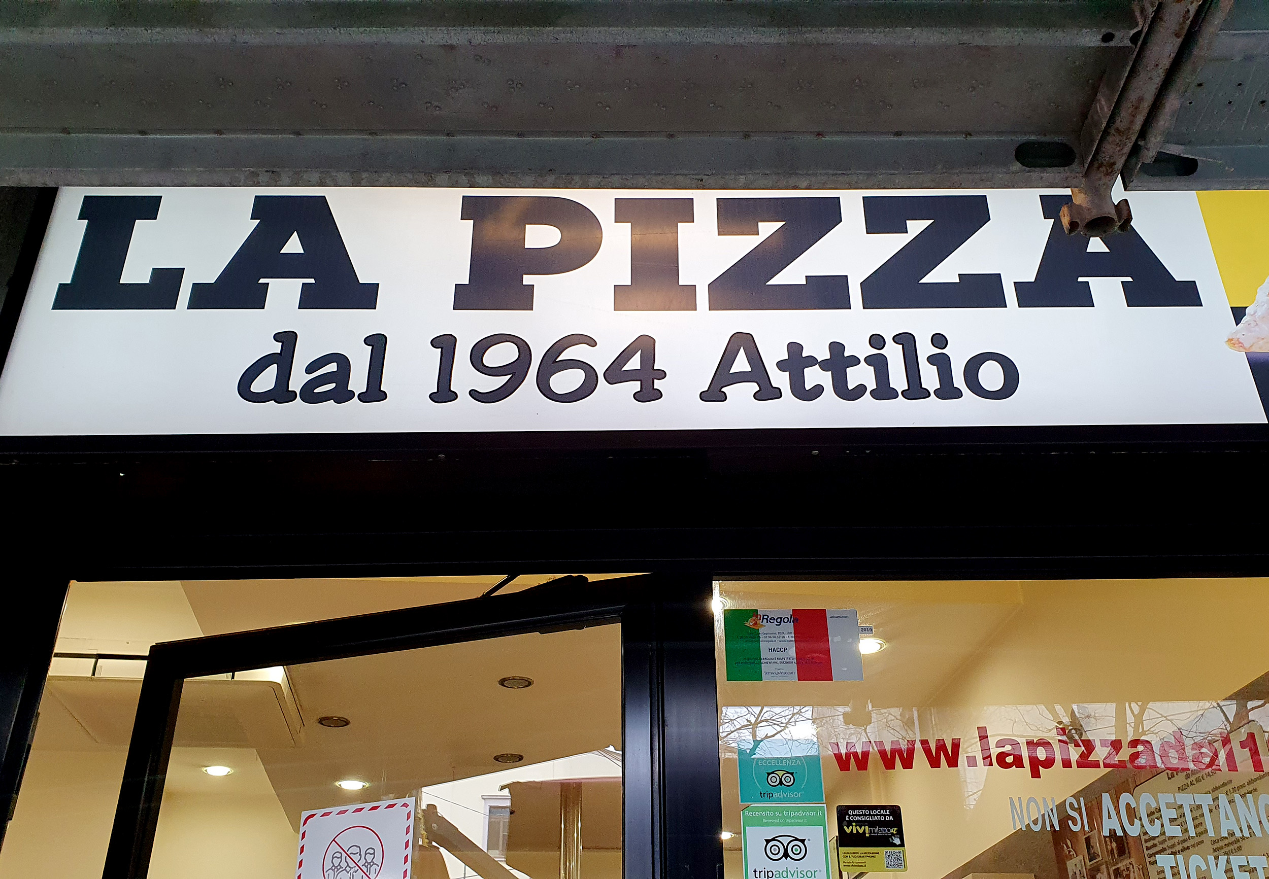 pizza da attilio milano.jpg